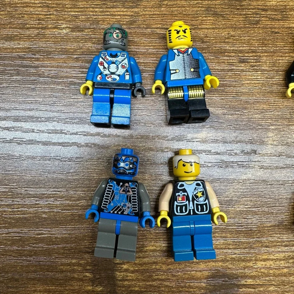 Lego Minifigure Lot 10pc Vintage Space Castle Town Spyrius Lion Knight Figures